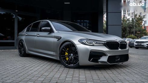 BMW M5 2018 - фото 10