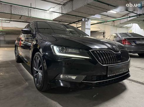 Skoda Superb 2018 - фото 4