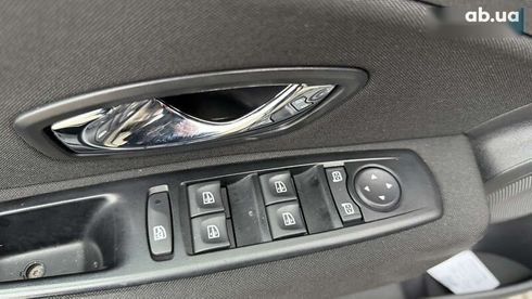 Renault Fluence 2015 - фото 19