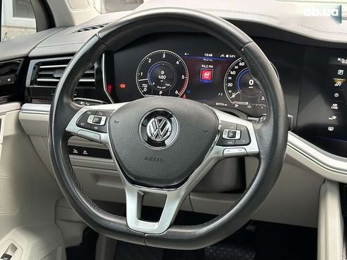 Volkswagen Touareg 2018 - фото 16