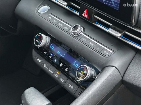 Hyundai Elantra 2022 черный - фото 23
