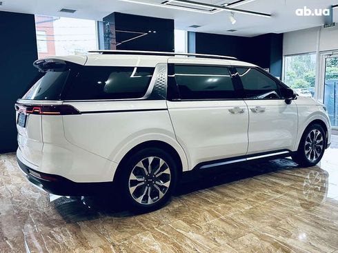 Kia Carnival 2021 - фото 6
