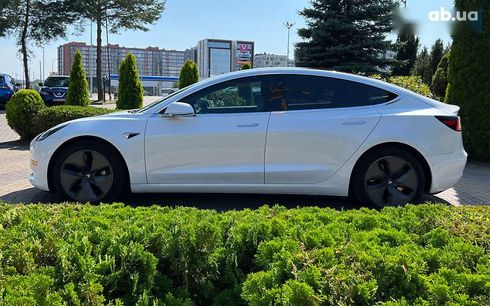 Tesla Model 3 2020 - фото 4