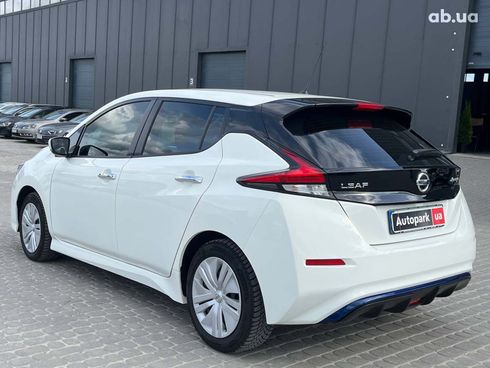 Nissan Leaf 2021 белый - фото 8
