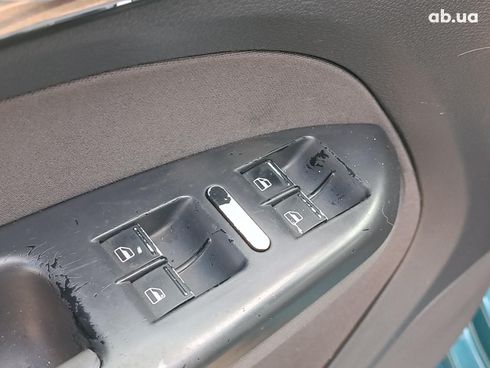 Volkswagen Touran 2005 синий - фото 22