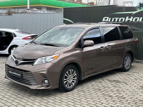 Toyota Sienna 2019 - фото 3