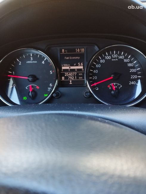 Nissan Qashqai 2011 - фото 14