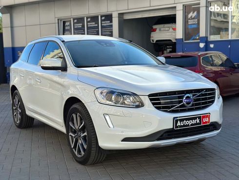 Volvo XC60 2017 белый - фото 3