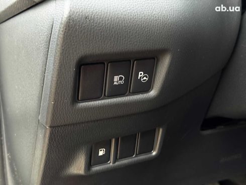 Toyota C-HR 2019 белый - фото 25