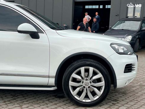 Volkswagen Touareg 2013 белый - фото 4