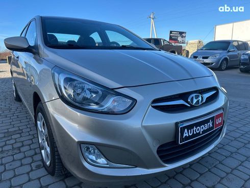 Hyundai Accent 2012 бежевый - фото 9