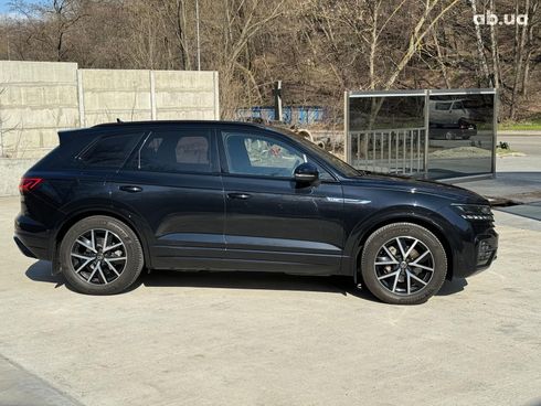 Volkswagen Touareg 2021 черный - фото 10