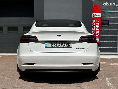 Tesla Model 3 2021 - фото 9