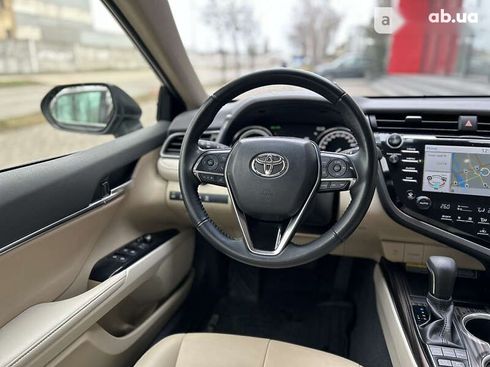 Toyota Camry 2020 - фото 22