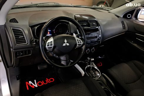 Mitsubishi Outlander 2013 серебристый - фото 6