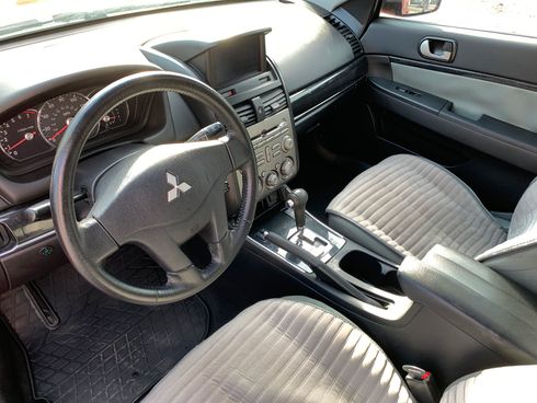 Mitsubishi Galant 2012 красный - фото 30