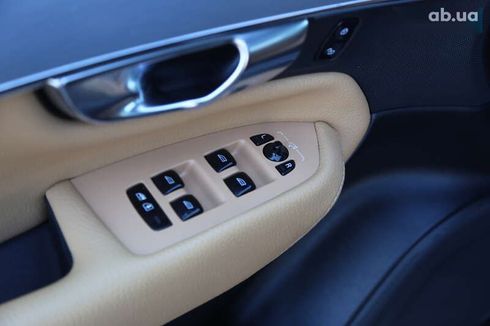 Volvo XC90 2017 - фото 25