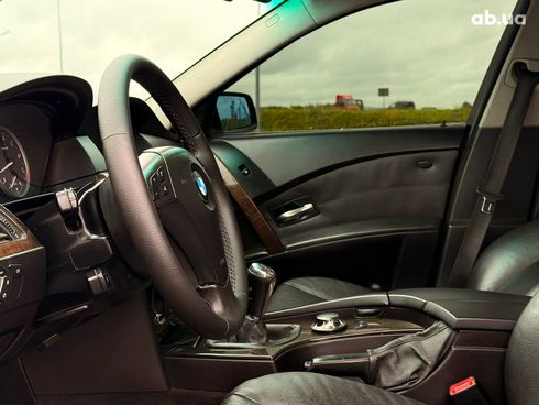 BMW 5 серия 2005 серый - фото 17