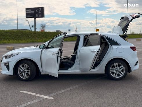 Kia Cee'd 2019 белый - фото 33