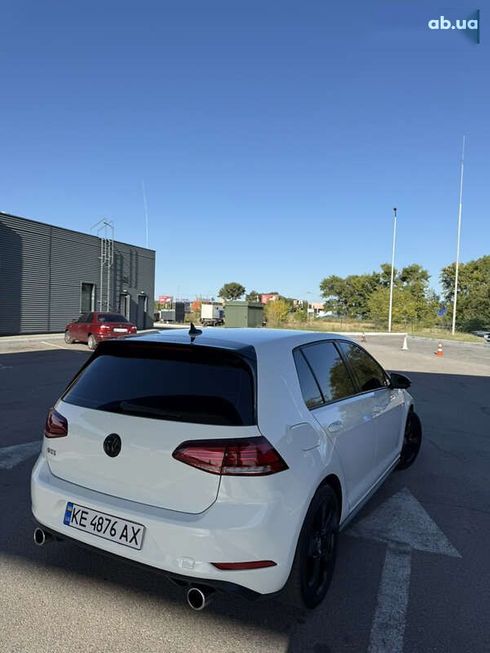 Volkswagen Golf GTI 2020 - фото 12