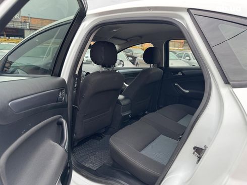 Ford Mondeo 2012 белый - фото 24