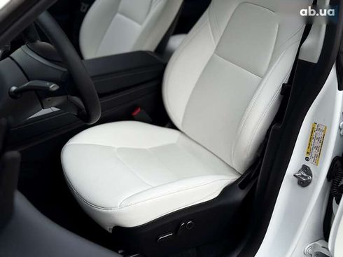 Tesla Model Y 2024 - фото 13
