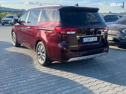 Kia Carnival 2016 - фото 8