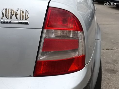 Skoda Superb 2006 серый - фото 9
