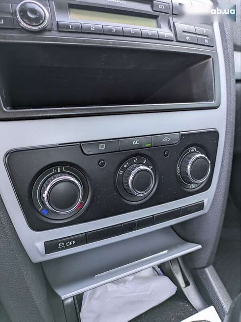 Skoda Octavia 2011 - фото 20