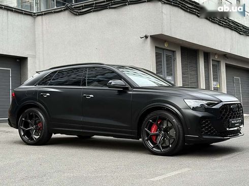Audi RS Q8 2024 - фото 12