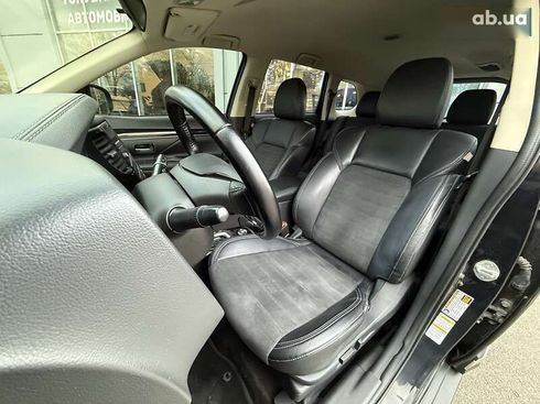 Mitsubishi Outlander 2019 - фото 16
