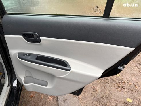 Hyundai Accent 2008 черный - фото 31