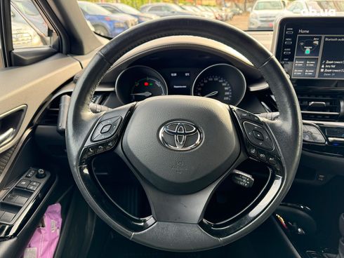 Toyota C-HR 2022 серый - фото 29