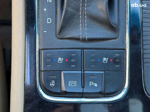 Kia Carnival 2017 белый - фото 24