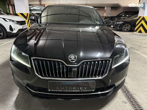 Skoda Superb 2018 - фото 5