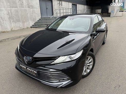 Toyota Camry 2019 - фото 2