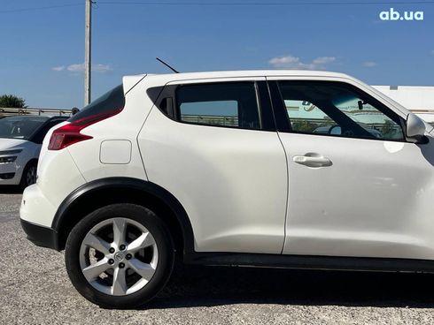 Nissan Juke 2011 белый - фото 7