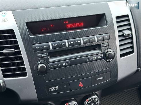 Mitsubishi Outlander 2010 - фото 19