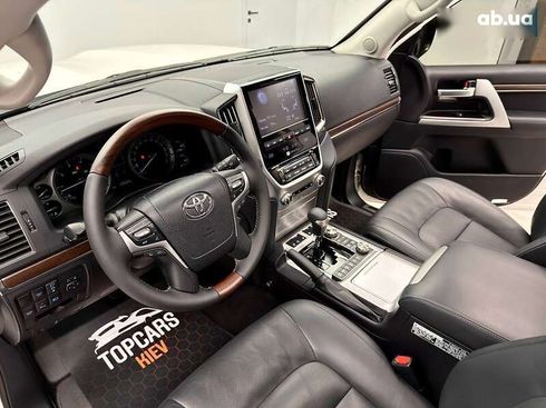 Toyota Land Cruiser 2019 - фото 23