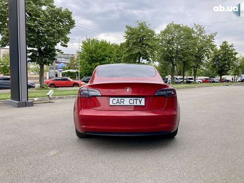 Tesla Model 3 2022 - фото 4