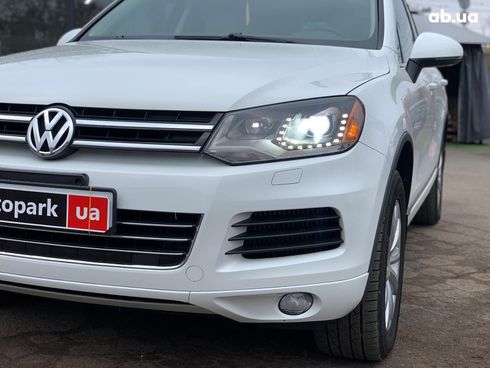 Volkswagen Touareg 2012 белый - фото 37