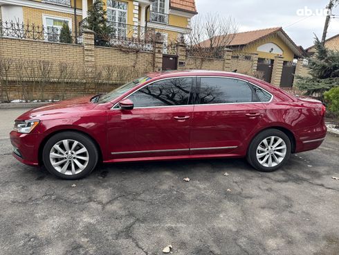 Volkswagen Passat 2017 красный - фото 9