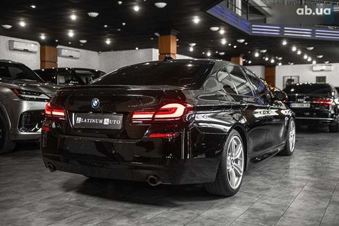 BMW 5 серия 2015 - фото 30