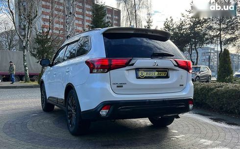Mitsubishi Outlander 2020 - фото 5