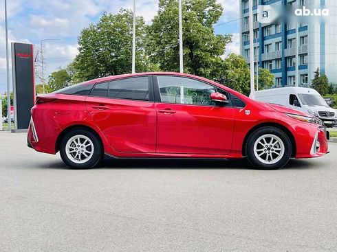 Toyota Prius 2016 - фото 7