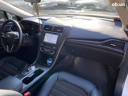 Ford Fusion 2017 - фото 9