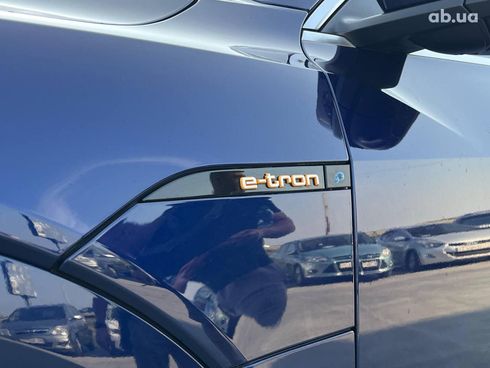 Audi E-Tron 2020 синий - фото 14