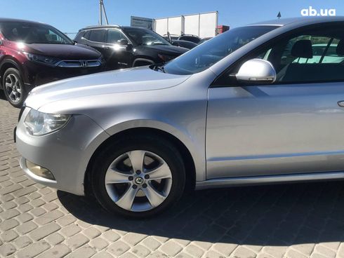 Skoda Superb 2012 серый - фото 4