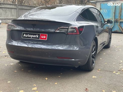 Tesla Model 3 2022 серый - фото 6