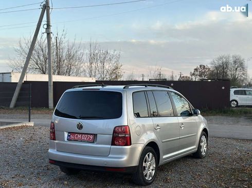 Volkswagen Touran 2008 - фото 12